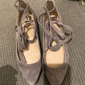Vince Camuto gray suede flats